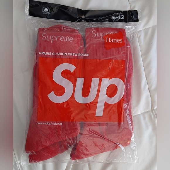 Supreme X Hanes Crew Socks 4 Pack *FW23*  *NWT* - Picture 5 of 6